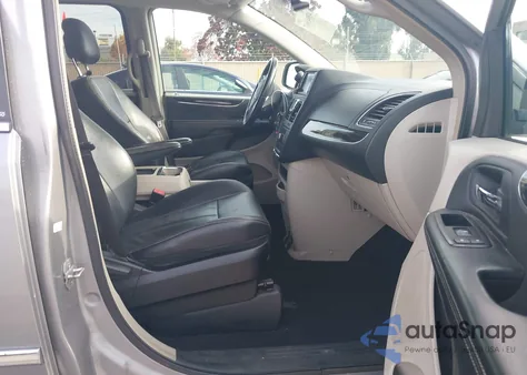 2013 Chrysler Town & Country Touring z USA, uszkodzony, nr VIN 2C4RC1BG1DR690819